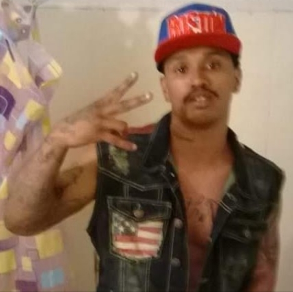 Meet your Posher, Daniel - Picture 1 of 1